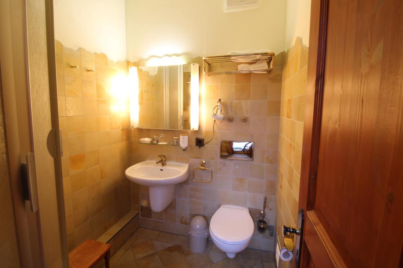 מלון גרימה Schloss Gattersburg מראה חיצוני תמונה